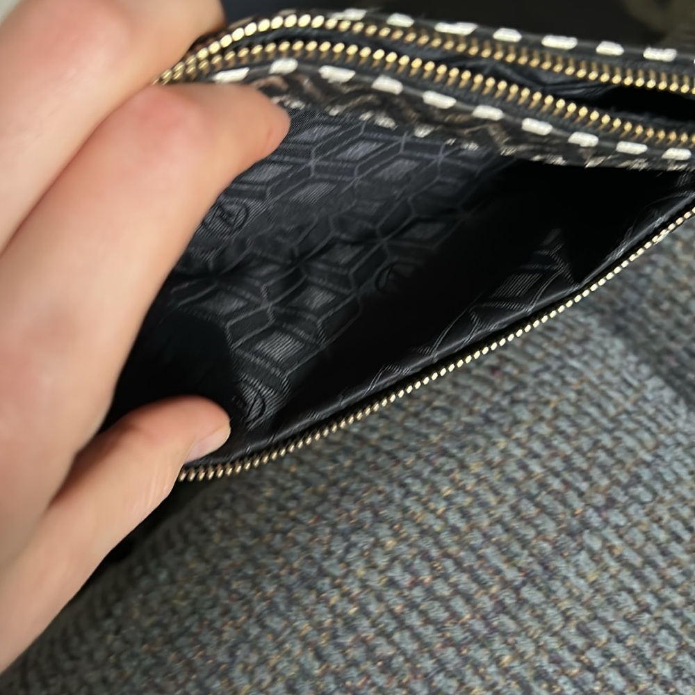Adrienne Vittadini Black and Gold Clutch Bag, in great condition - Picture 4 of 6